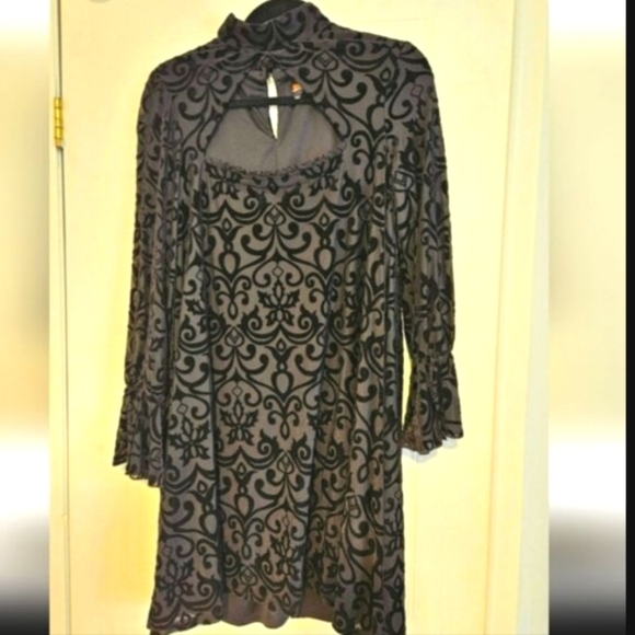 Black dress lbd womens large flared bell sleeves midi NWT velvet detail - Picture 1 of 4